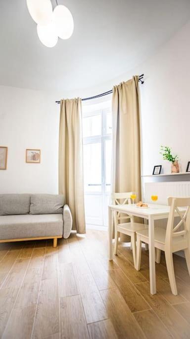 Lovely Apartment In Warsaw Exterior photo