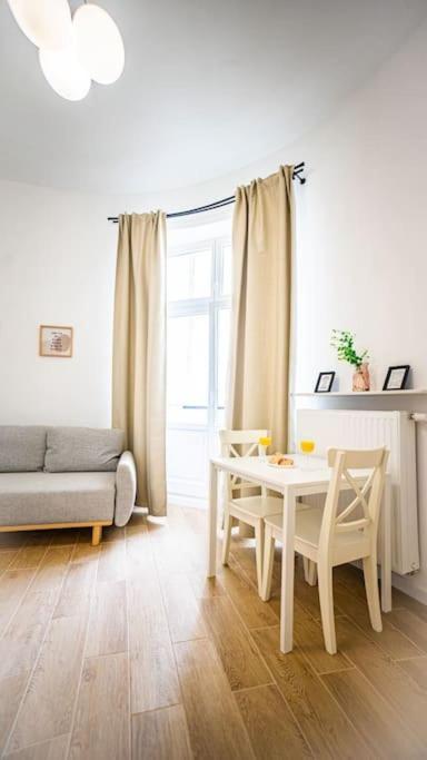 Lovely Apartment In Warsaw Exterior photo