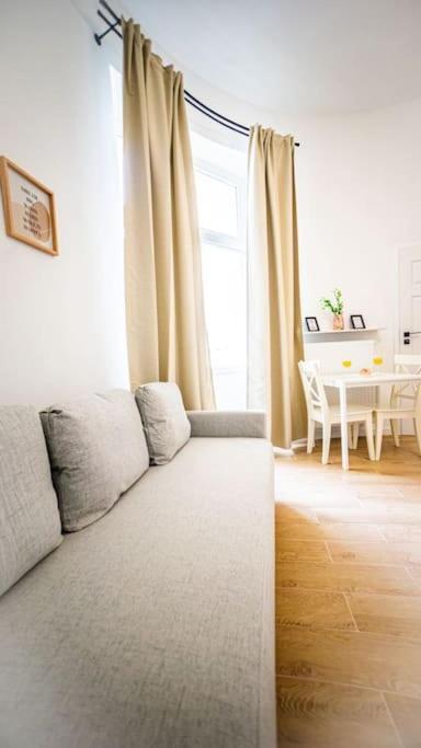 Lovely Apartment In Warsaw Exterior photo